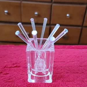 Elegant Clear Acrylic Holder With Matching Set Of 8 Swizel Sticks (Barware)
